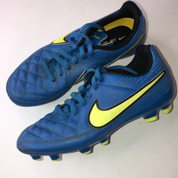 Nike Other - Boys Nike soccer shoes